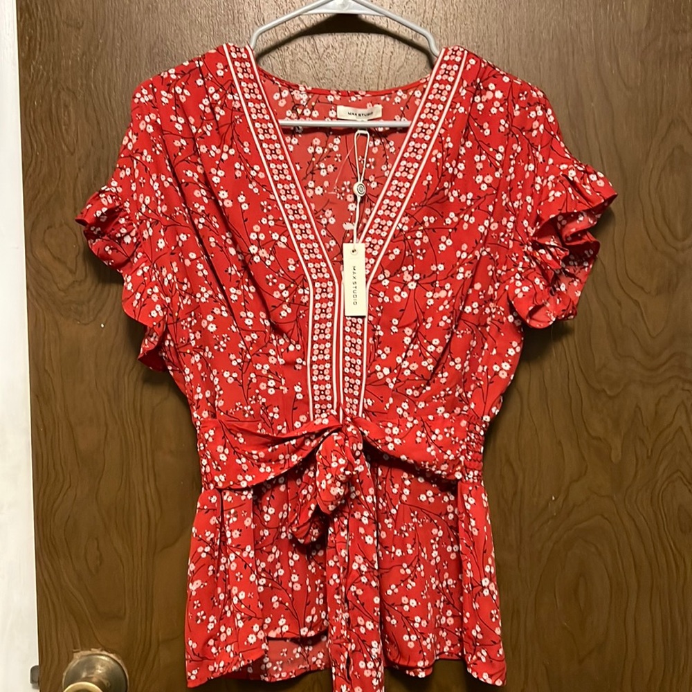 NWT Max Studio red floral short sleeved blouse size S